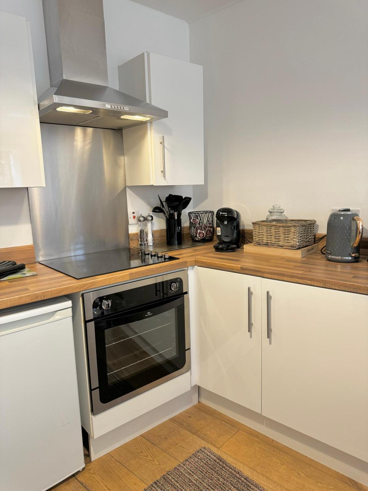 Nordic Suites Ulverston Bagian luar foto