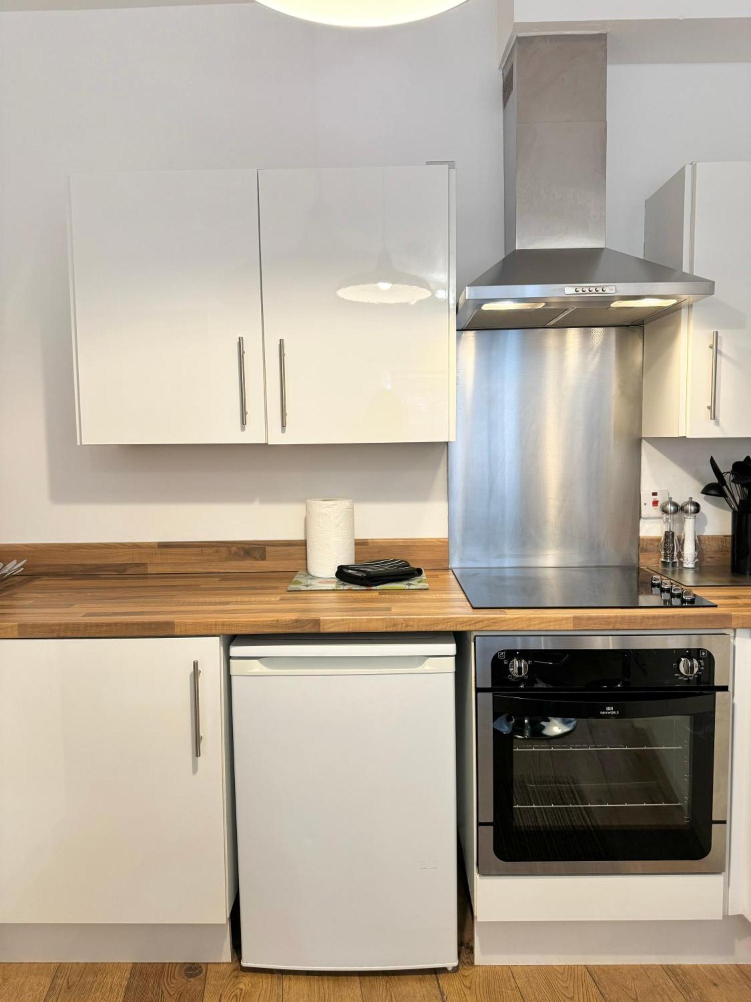 Nordic Suites Ulverston Bagian luar foto